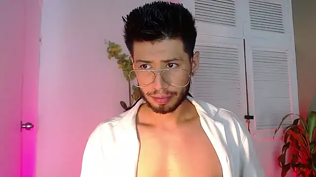 Snapshot of Colby_brown03 chatting on 21, 11, 2025 Colby brown03 online show from 21, 11, 2025