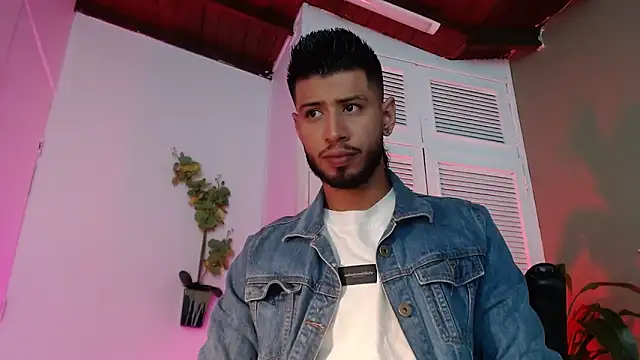 Snapshot of Colby_brown03 chatting on 27, 11, 2025 Colby brown03 online show from 27, 11, 2025