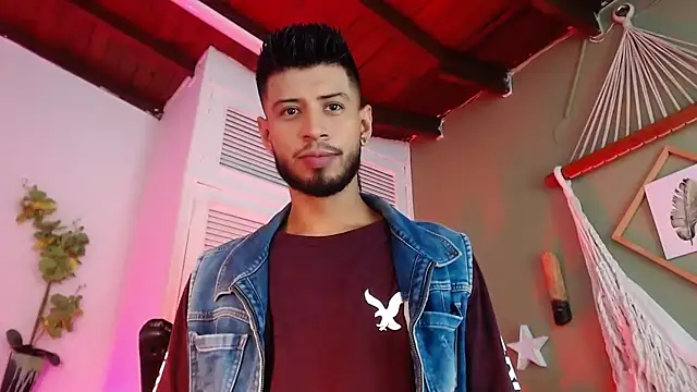 Snapshot of Colby_brown03 chatting on 28, 11, 2025 Colby brown03 online show from 28, 11, 2025