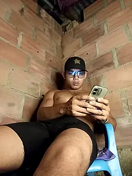 Snapshot of alex_candela chatting on 16, 5, 2026 alex candela online show from 16, 5, 2026