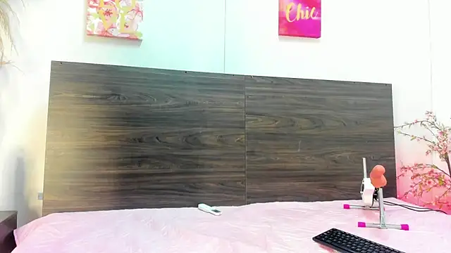 AnnieSofiia online show from 7, 11, 2025