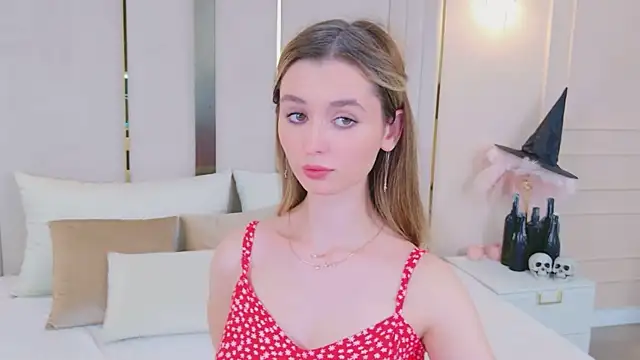 MarybethSnow online show from 28, 10, 2025