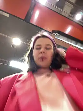 SuzieMurray online show from 14, 2, 2025