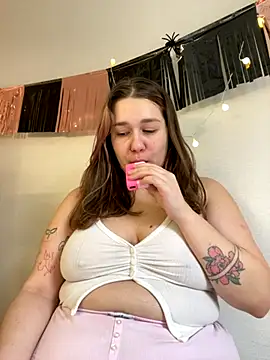 SuzieMurray online show from 2, 11, 2025