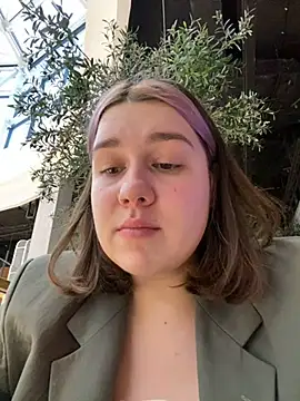 SuzieMurray online show from 22, 1, 2025