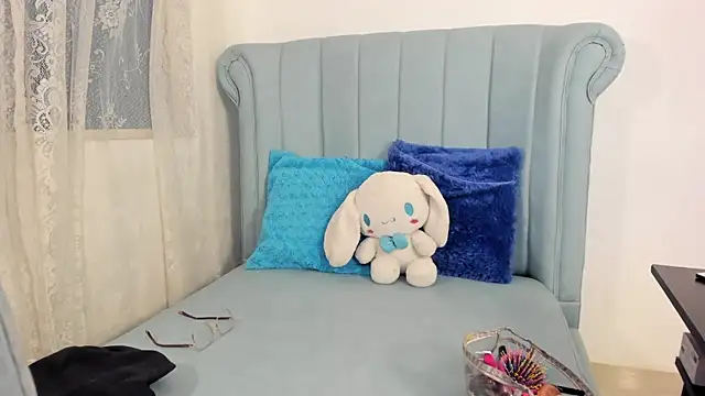 AlexaFoxy18 online show from 26, 11, 2025