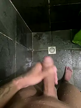 Snapshot of gzn01 chatting on 4, 10, 2025 gzn01 online show from 4, 10, 2025