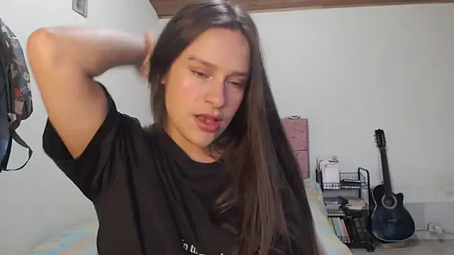 Snapshot of Serenity chatting on 16, 11, 2025 Serenity online show from 16, 11, 2025