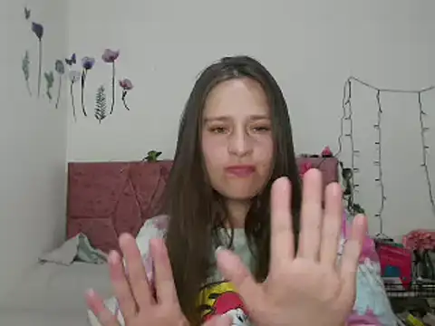 Snapshot of Serenity chatting on 5, 1, 2025 Serenity online show from 5, 1, 2025