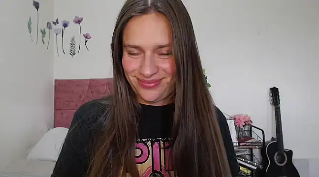 Snapshot of Serenity chatting on 4, 3, 2025 Serenity online show from 4, 3, 2025