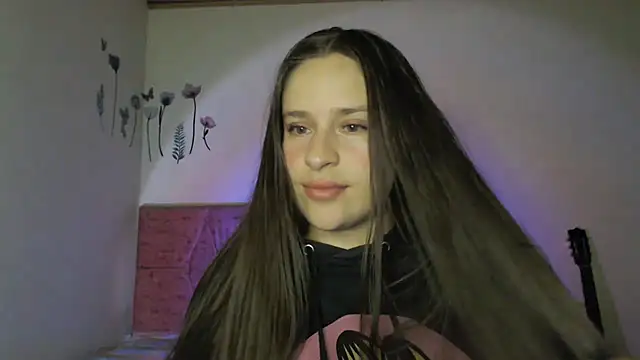 Snapshot of Serenity chatting on 6, 11, 2025 Serenity online show from 6, 11, 2025