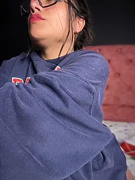Im Little online show from 22, 2, 2025