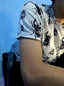 Snapshot of charlesss19 chatting on 27, 2, 2025 charlesss19 online show from 27, 2, 2025