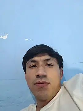 Snapshot of charlesss19 chatting on 3, 11, 2025 charlesss19 online show from 3, 11, 2025