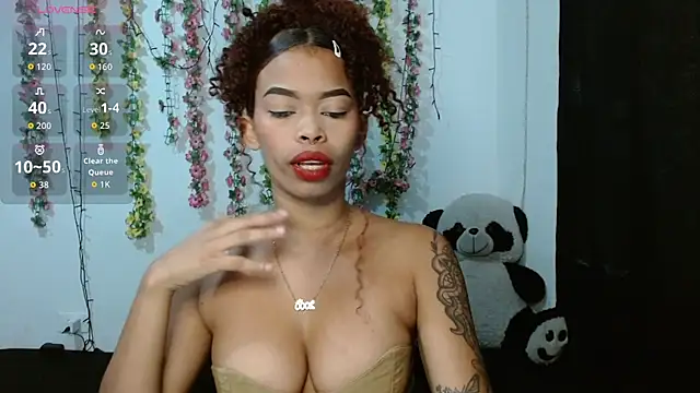 Shenna brunette  online show from 22, 11, 2025