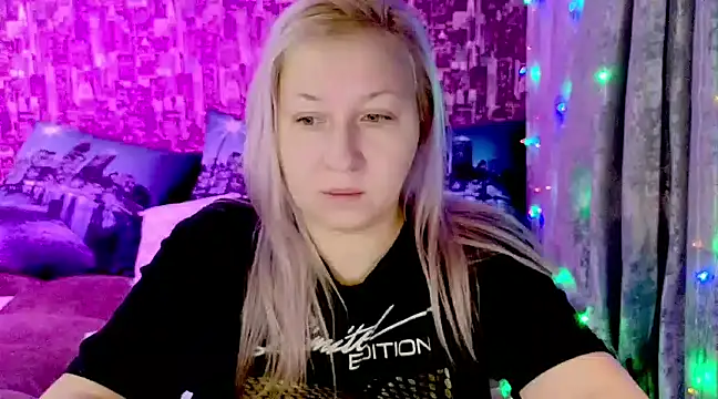 Snapshot of sarakatherin chatting on 23, 12, 2024 sarakatherin online show from 23, 12, 2024