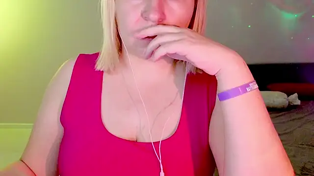 Snapshot of sarakatherin chatting on 26, 11, 2025 sarakatherin online show from 26, 11, 2025