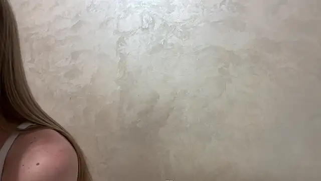 Snapshot of CaitlinaJayne23 chatting on 1, 6, 2026 CaitlinaJayne23 online show from 1, 6, 2026