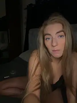 Snapshot of Summer_Paige chatting on 19, 10, 2025 Summer Paige online show from 19, 10, 2025