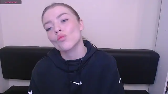 MissOliviaa  online show from 7, 3, 2025