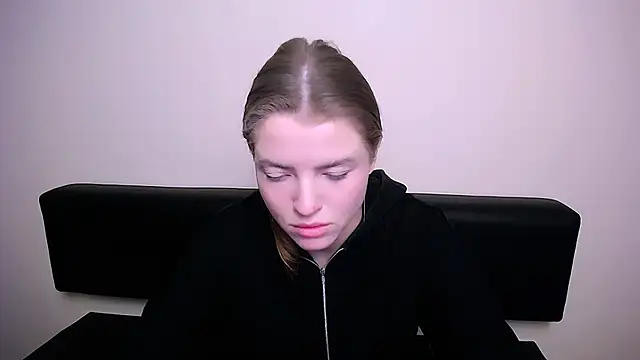 MissOliviaa  online show from 31, 1, 2025