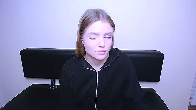 MissOliviaa  online show from 18, 2, 2025