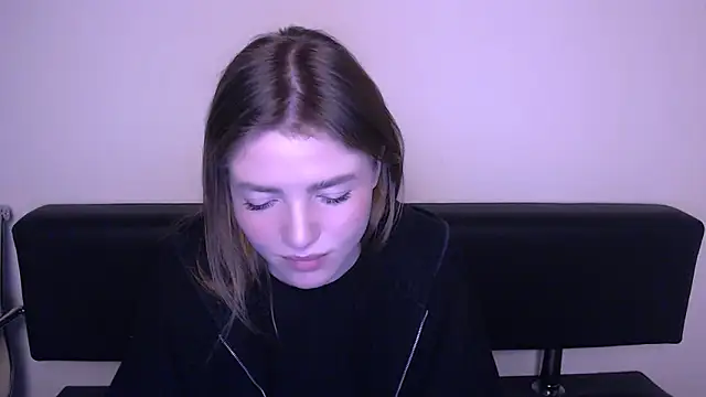 MissOliviaa  online show from 19, 2, 2025