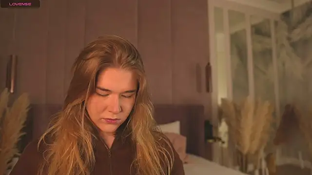 Smiley Mia online show from 7, 2, 2026