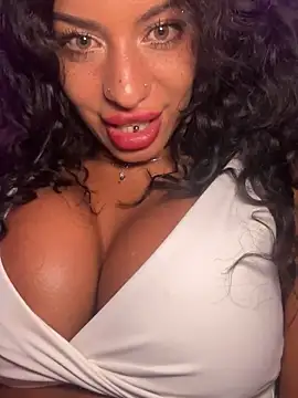 AlyssaHottv  online show from 28, 4, 2026
