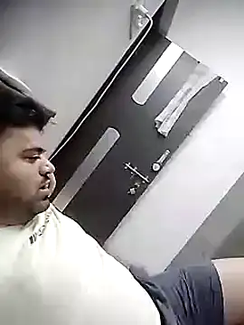 Snapshot of Happyman300 chatting on 28, 9, 2025 Happyman300 online show from 28, 9, 2025