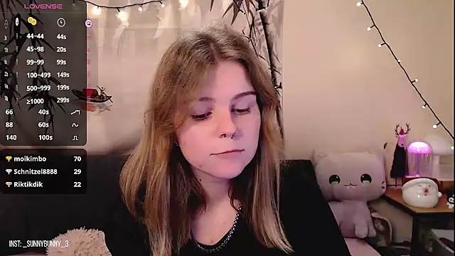 Moona xx online show from 27, 12, 2024