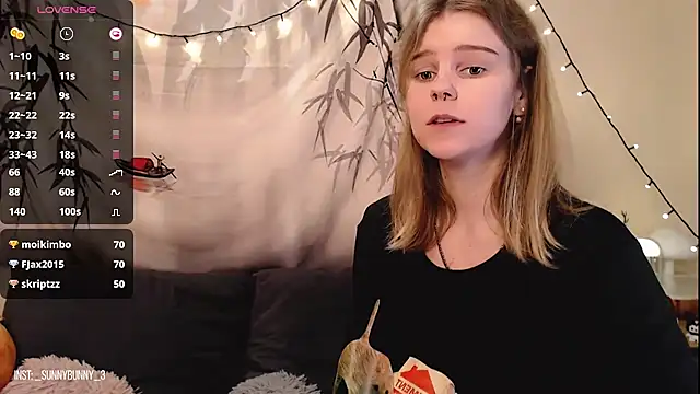 Moona xx online show from 27, 12, 2024