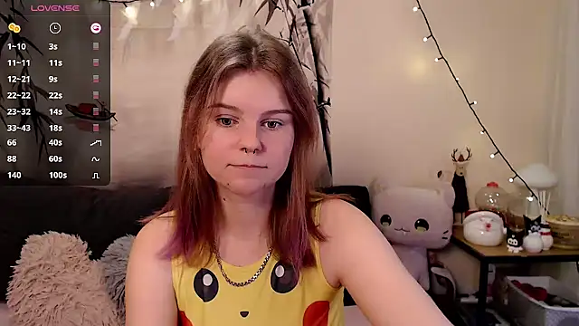 Moona xx online show from 5, 1, 2025