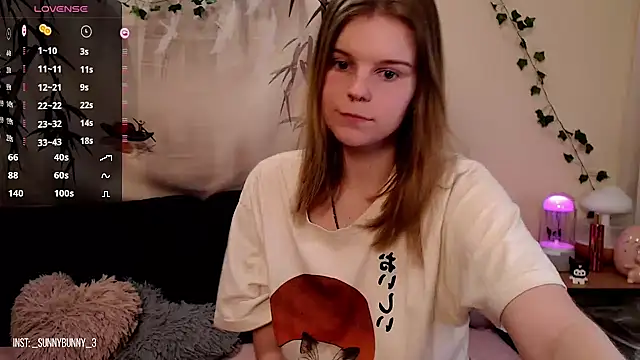 Moona xx online show from 10, 3, 2025