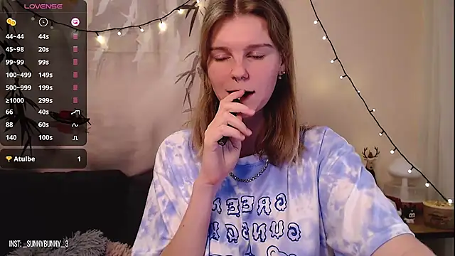 Moona xx online show from 15, 12, 2024