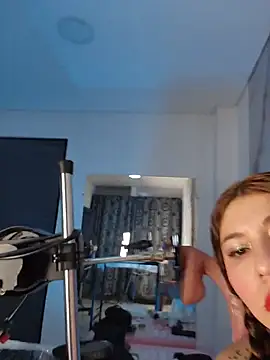 hade cute online show from 9, 7, 2026