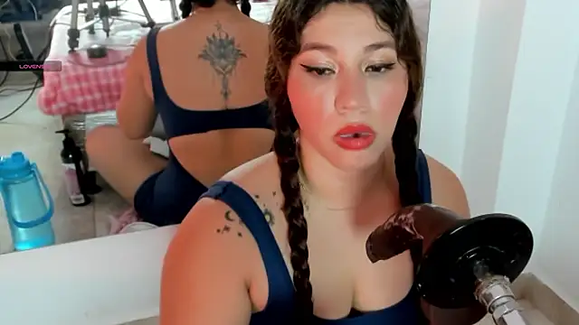 hade cute online show from 19, 11, 2025