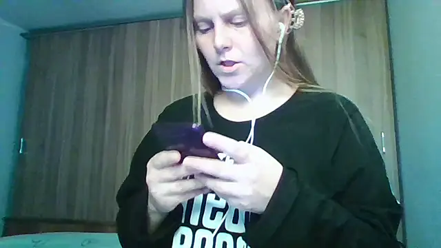 Evasapples online show from 1, 4, 2026