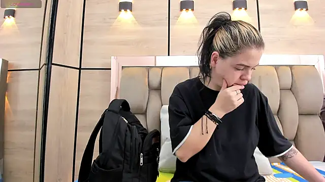 dorothy vegga online show from 19, 12, 2025