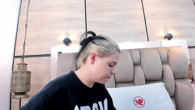 dorothy vegga online show from 7, 4, 2026