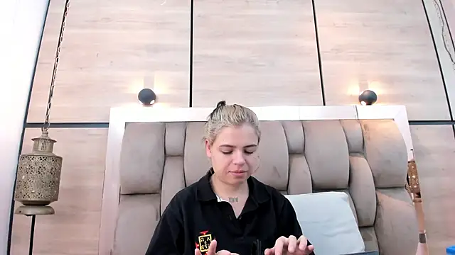 dorothy vegga online show from 8, 4, 2026