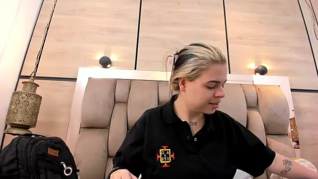 dorothy vegga online show from 22, 4, 2026