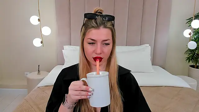 HelenaMorgan online show from 20, 2, 2025