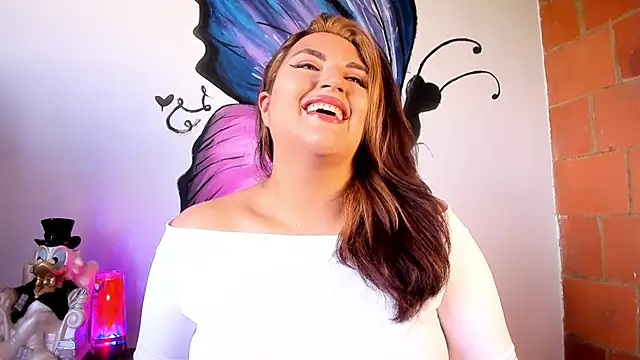 Snapshot of becca_diamond chatting on 26, 5, 2026 becca diamond online show from 26, 5, 2026