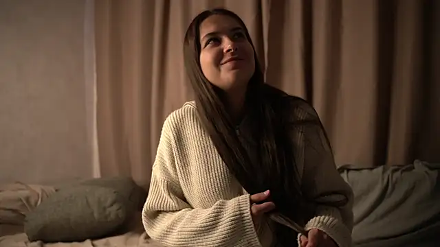 Snapshot of elisa_moon chatting on 17, 10, 2025 elisa moon online show from 17, 10, 2025