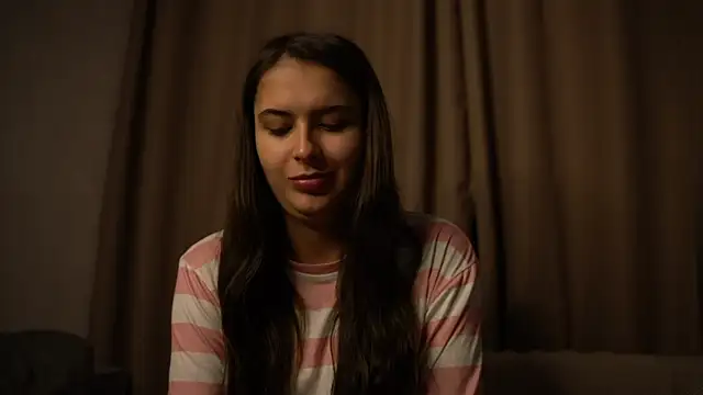 Snapshot of elisa_moon chatting on 2, 12, 2025 elisa moon online show from 2, 12, 2025