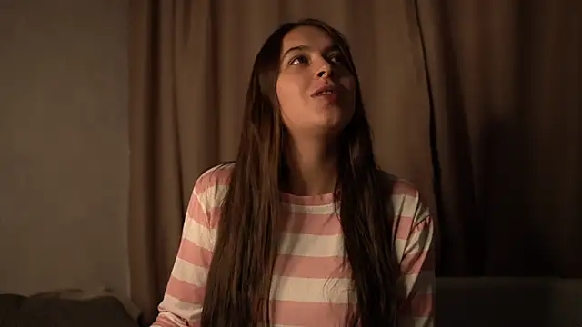 Snapshot of elisa_moon chatting on 31, 10, 2025 elisa moon online show from 31, 10, 2025