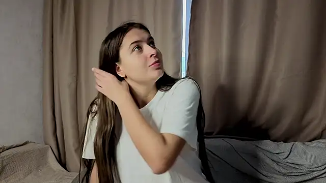 Snapshot of elisa_moon chatting on 18, 11, 2025 elisa moon online show from 18, 11, 2025