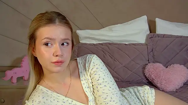 MilanaBalmain online show from 10, 3, 2026