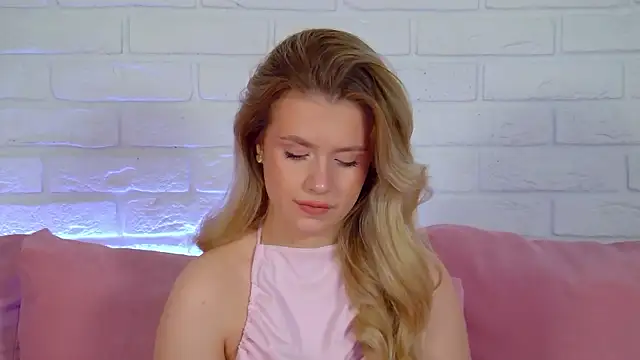 MilanaBalmain online show from 11, 4, 2026